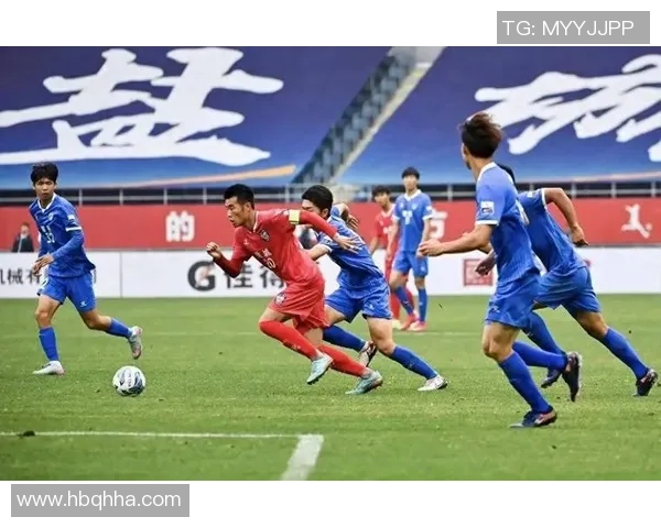 中国4号足球明星的崛起与挑战：从青训到国际赛场的奋斗历程